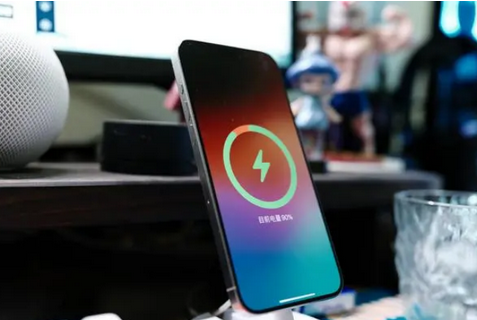桃山苹果15换屏服务分享用什么充电器给iPhone15充电更好 